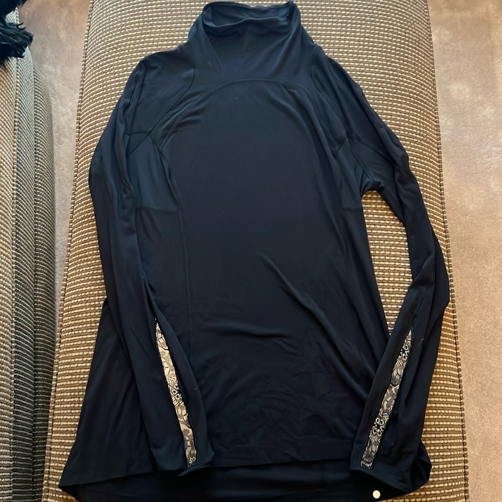 EUC Lululemon LS running shirt size 12 reflective